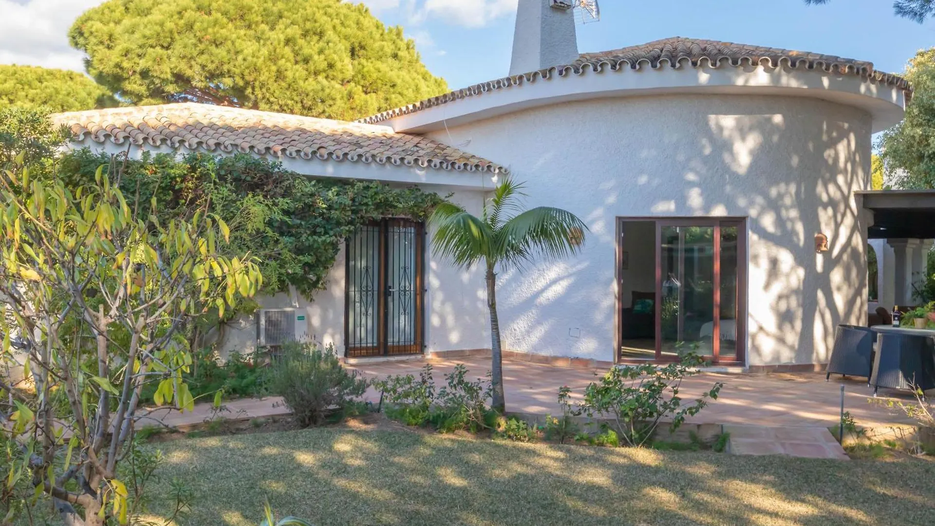 Villa Rosa - Happy Rentals Sitio de Calahonda